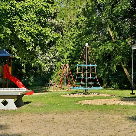 Кемпинг Knaus Campingpark Frickenhausen Фриккенхаузен-ам-Майн
