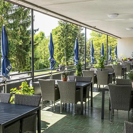 Knaus Campingpark Frickenhausen مكان تخييم